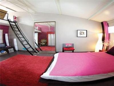 Chambre D'hotes Le Poteau Rose Couette-café *